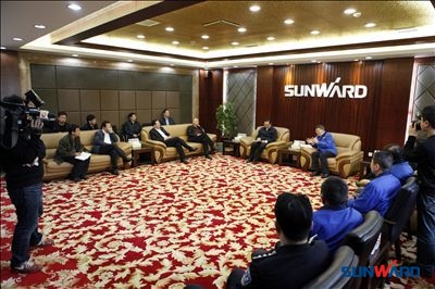 湖南省省委常委、政法委孙建国书记一行来山河智能调研考察