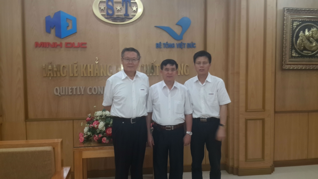 山河智能高级代表团访问越南