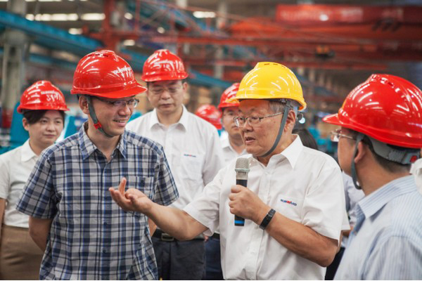 商务部合作司刘民强副司长一行调研山河智能