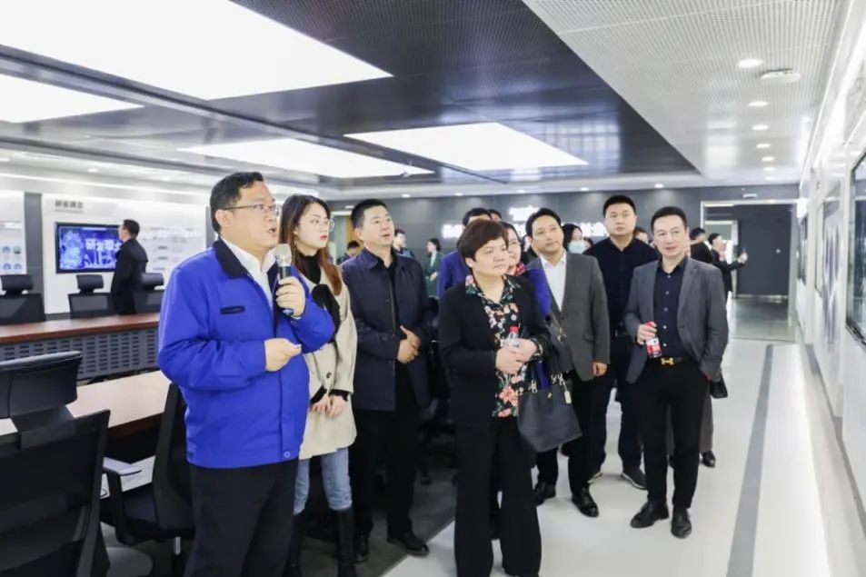 民主党派湖南省委机关青工委团队一行考察山河智能