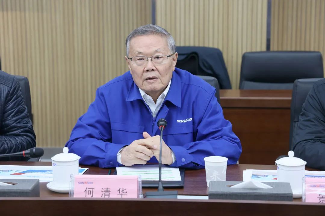 卢一先考察调研山河智能