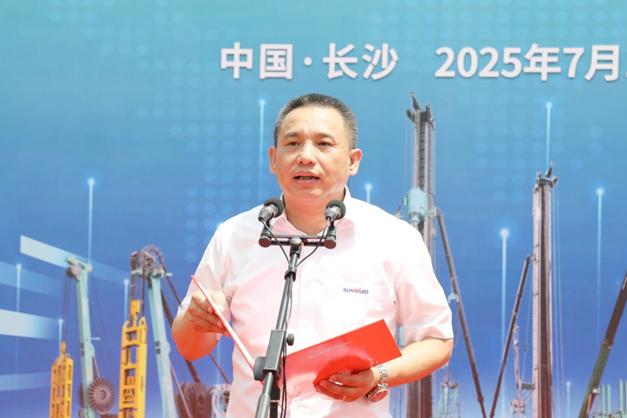“破纪录王者”再出征！山河智能SWDM800旋挖钻机成功交机